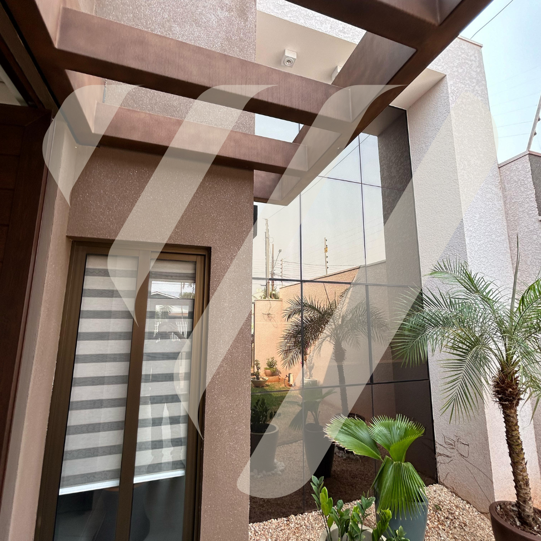 CASA COM 4 QUARTOS SENDO 2 SUITES E COM PISCINA DE ALTO PADRÃO NO JARDIM EUROPA 